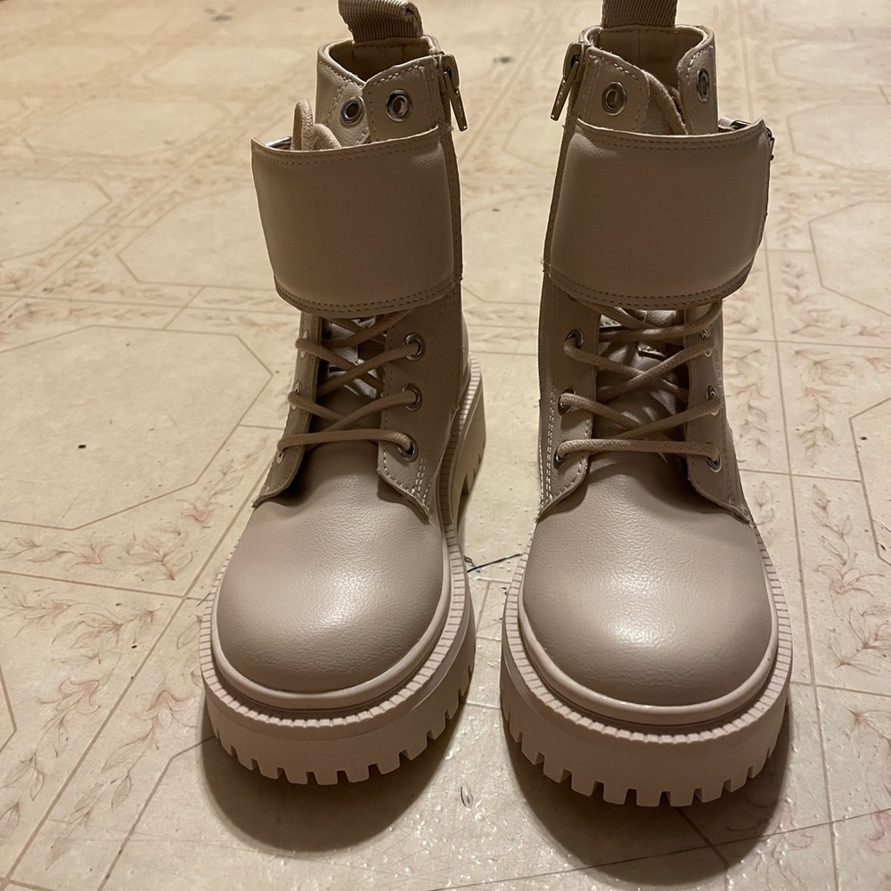Zara Kids Cream Lace-Up Boots